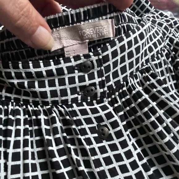 Button up checked midi skirt with pockets - Picture 2 of 6